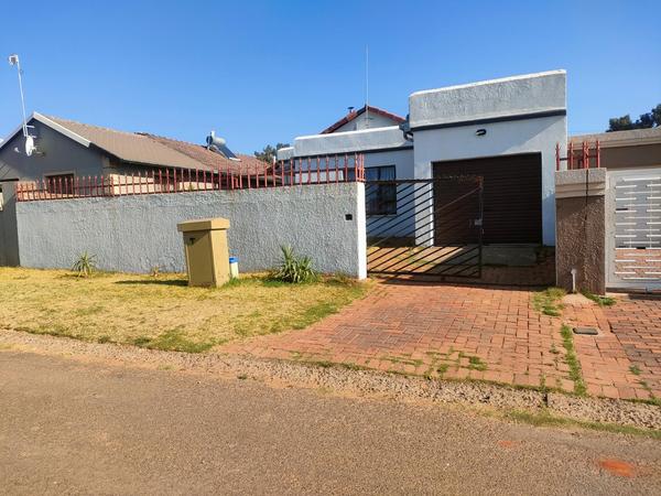 Property For Sale in Ennerdale Ext 5, Johannesburg