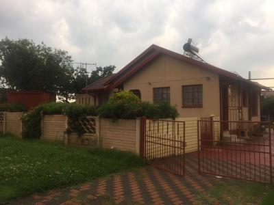 House For Sale in Ennerdale Ext 9, Johannesburg