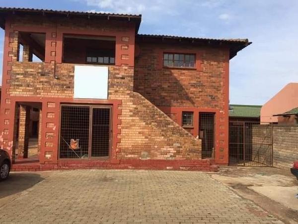 Property For Sale in Mid Ennerdale, Johannesburg
